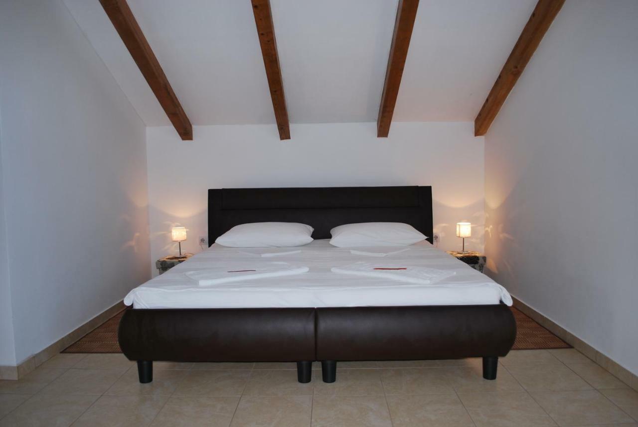 Villa Lunaris Maslinica Luaran gambar